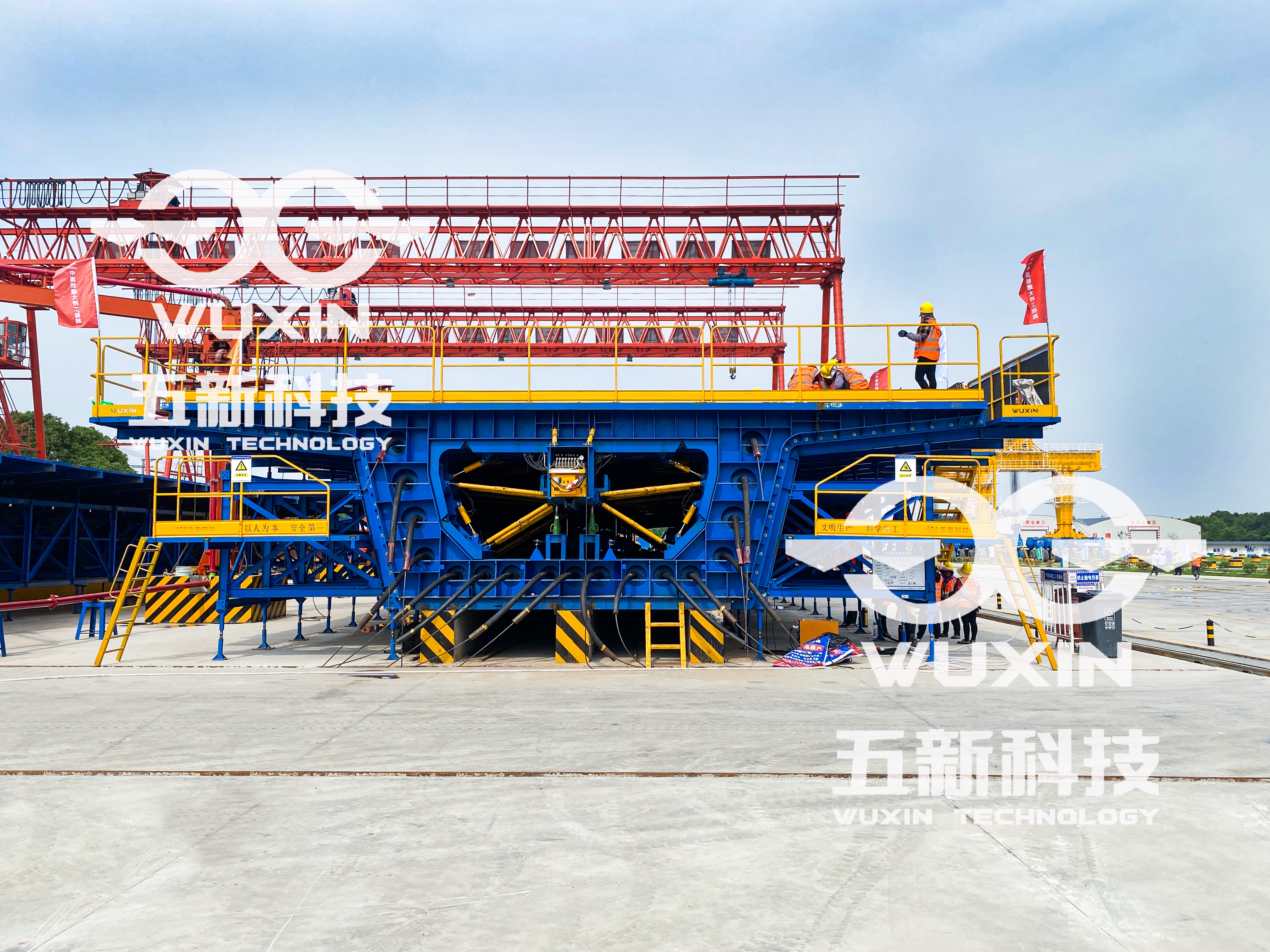 中鐵建大橋局江都制梁場首榀梁澆筑成功 (4)_副本.jpg